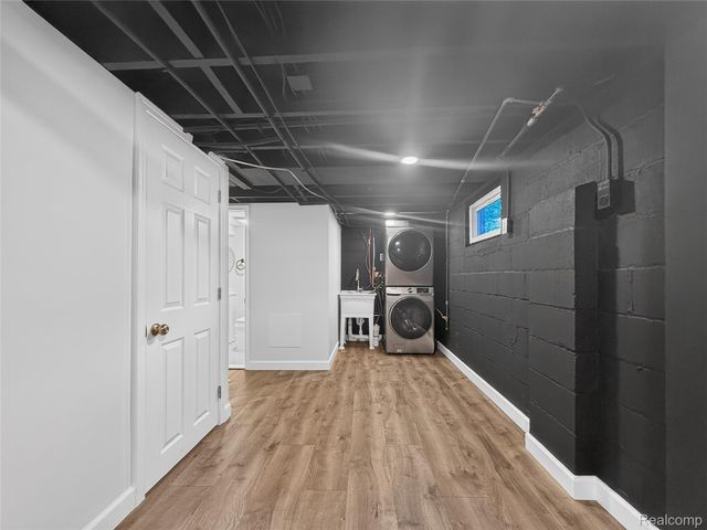 8512 Fisher Avenue, Warren, MI 48089