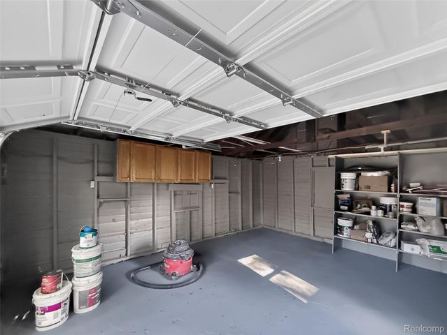8512 Fisher Avenue, Warren, MI 48089