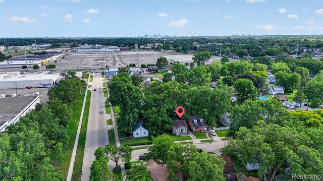8512 Fisher Avenue, Warren, MI 48089