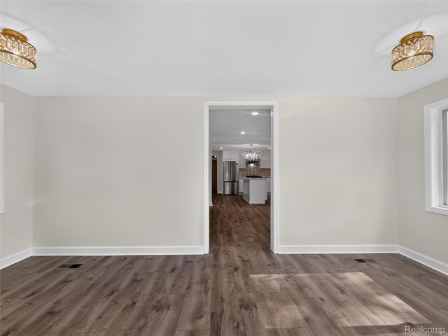 8512 Fisher Avenue, Warren, MI 48089