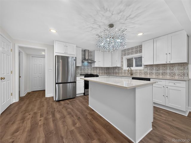 8512 Fisher Avenue, Warren, MI 48089