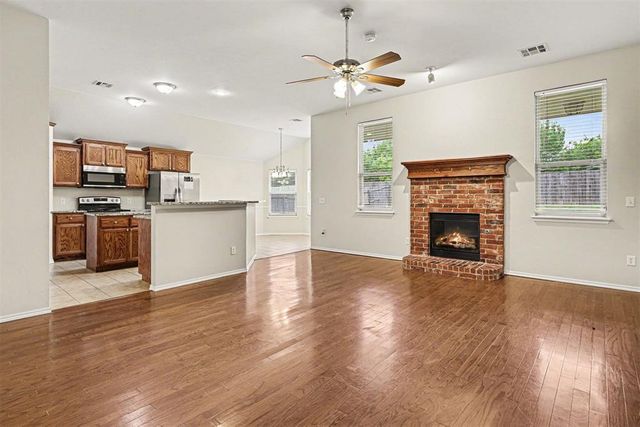 4005 Notting Hill Drive, Moore, OK 73160