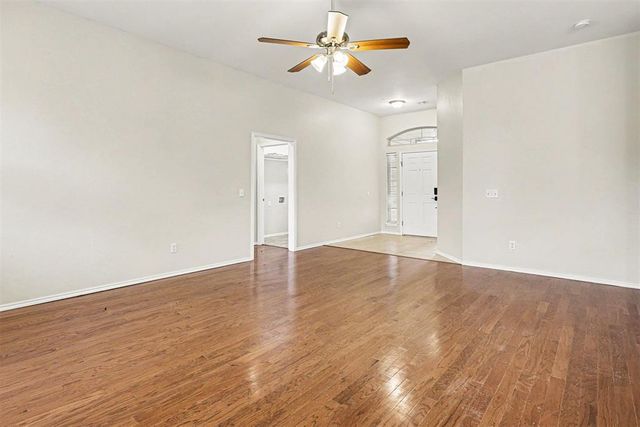 4005 Notting Hill Drive, Moore, OK 73160