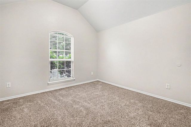 4005 Notting Hill Drive, Moore, OK 73160