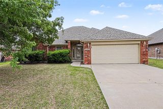 4005 Notting Hill Drive, Moore, OK 73160