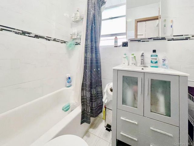 1805 Mulford Avenue, Bronx, NY 10461