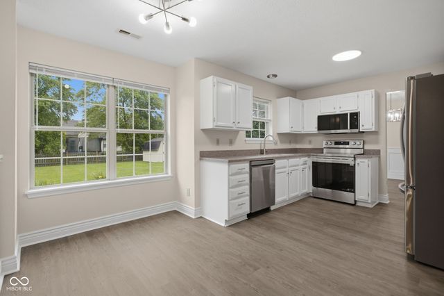 695 Stone Lane, Avon, IN 46123