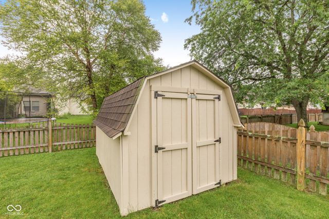 695 Stone Lane, Avon, IN 46123
