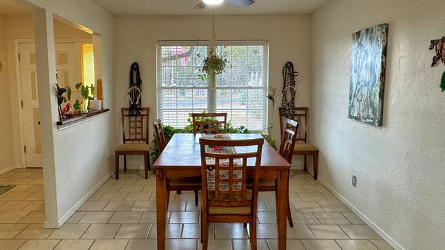 305 Rock Ridge Rd, Kerrville, TX 78028