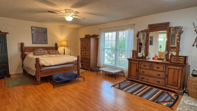 305 Rock Ridge Rd, Kerrville, TX 78028