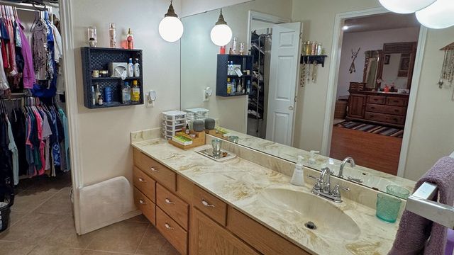 305 Rock Ridge Rd, Kerrville, TX 78028