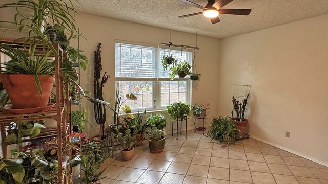 305 Rock Ridge Rd, Kerrville, TX 78028