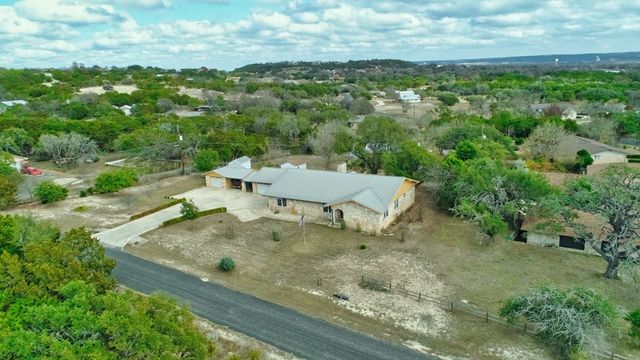 305 Rock Ridge Rd, Kerrville, TX 78028