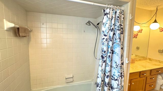 305 Rock Ridge Rd, Kerrville, TX 78028