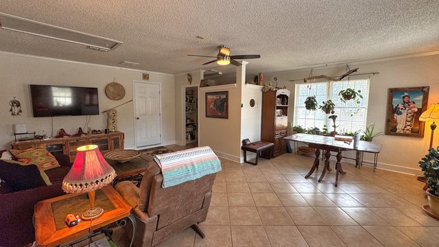 305 Rock Ridge Rd, Kerrville, TX 78028