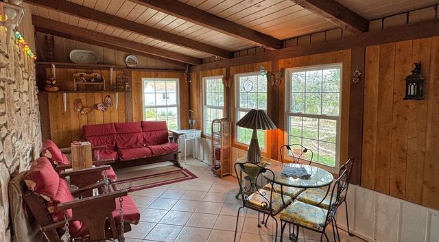 305 Rock Ridge Rd, Kerrville, TX 78028