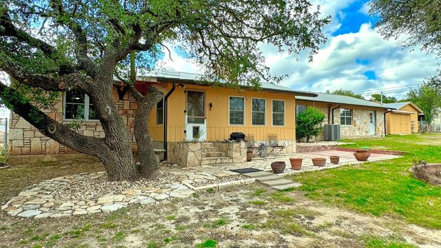 305 Rock Ridge Rd, Kerrville, TX 78028
