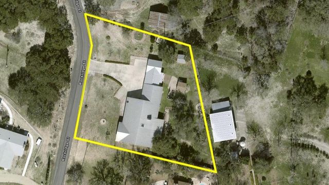 305 Rock Ridge Rd, Kerrville, TX 78028
