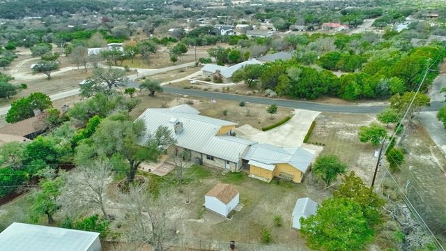 305 Rock Ridge Rd, Kerrville, TX 78028