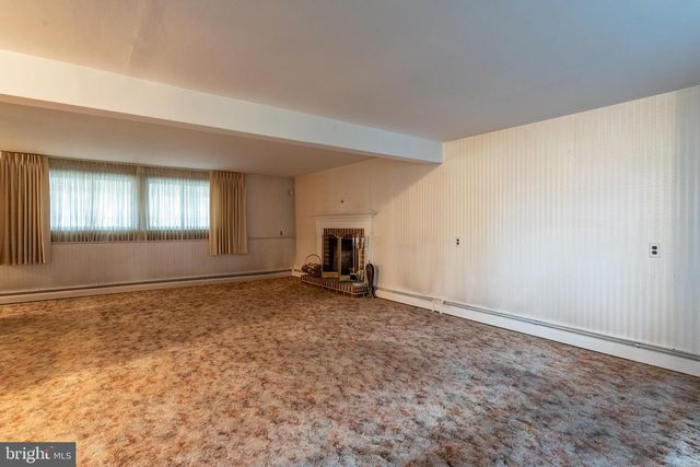 538 PARMENTIER RD, Warminster, PA 18974