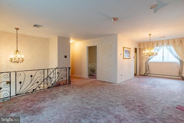 538 PARMENTIER RD, Warminster, PA 18974