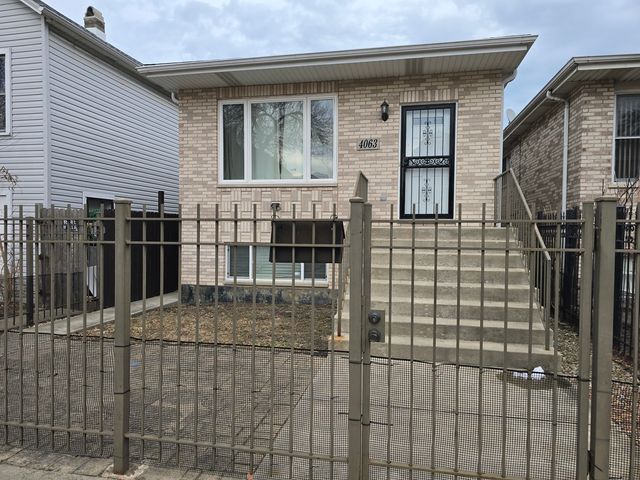 4063 S rockwell Street, Chicago, IL 60632