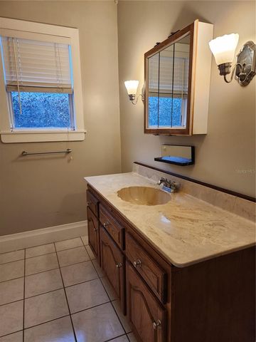 8211 N 10TH STREET, Tampa, FL 33604
