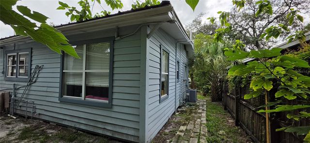 8211 N 10TH STREET, Tampa, FL 33604