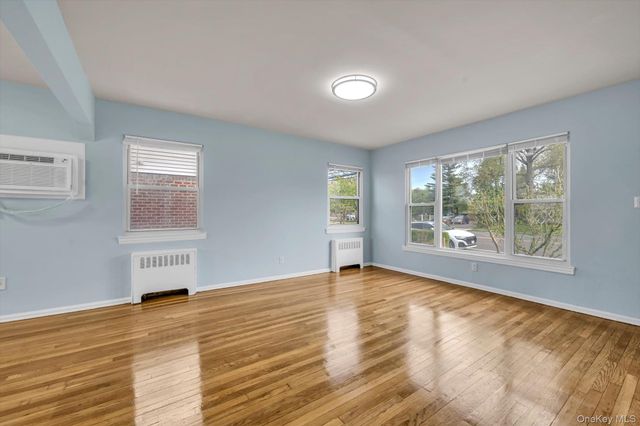 382 Old Country Road, Mineola, NY 11501