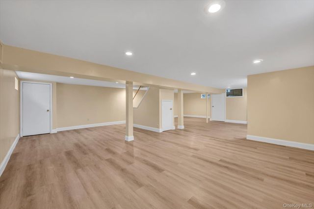 382 Old Country Road, Mineola, NY 11501