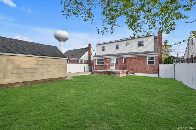 382 Old Country Road, Mineola, NY 11501