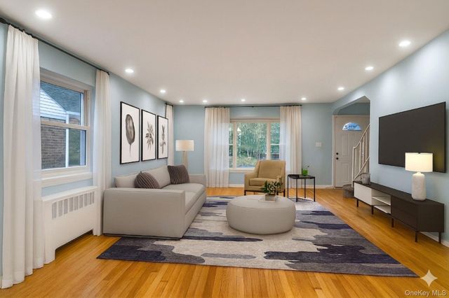 382 Old Country Road, Mineola, NY 11501