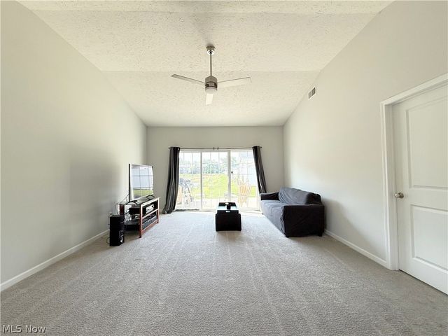 208 Silver Spring Circle, Elyria, OH 44035