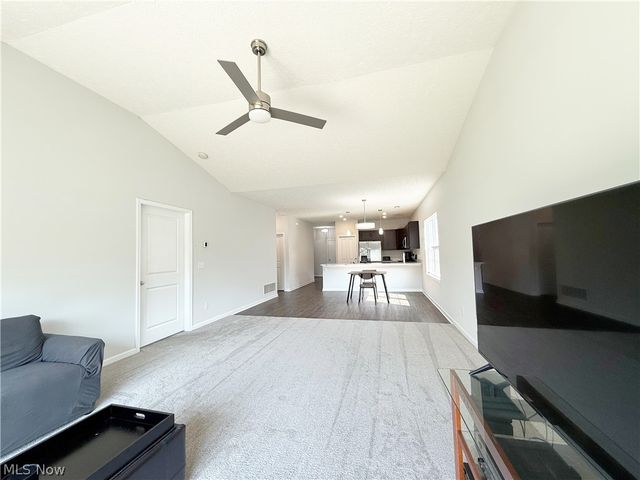 208 Silver Spring Circle, Elyria, OH 44035