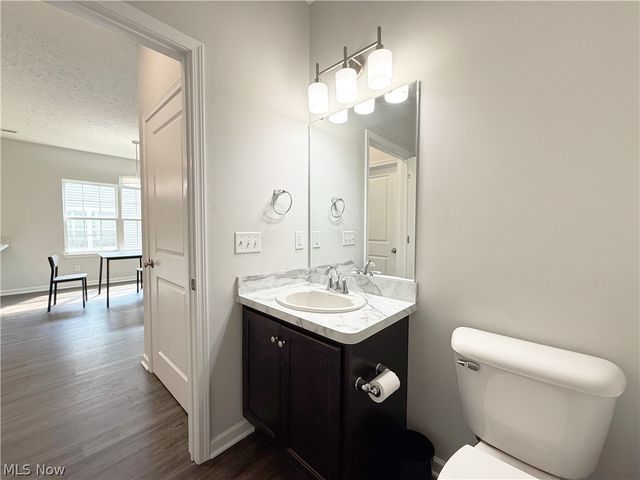 208 Silver Spring Circle, Elyria, OH 44035
