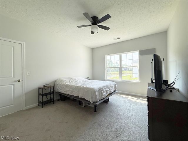 208 Silver Spring Circle, Elyria, OH 44035