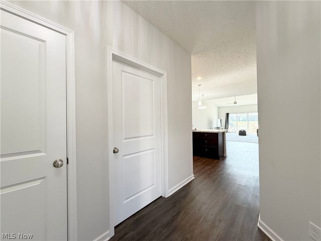 208 Silver Spring Circle, Elyria, OH 44035