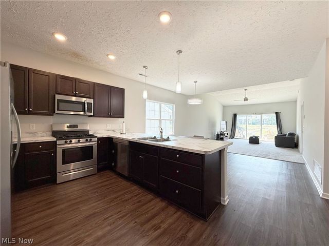 208 Silver Spring Circle, Elyria, OH 44035