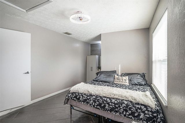 3515 S KINGS AVENUE, Brandon, FL 33511