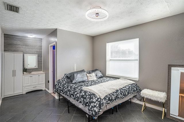 3515 S KINGS AVENUE, Brandon, FL 33511