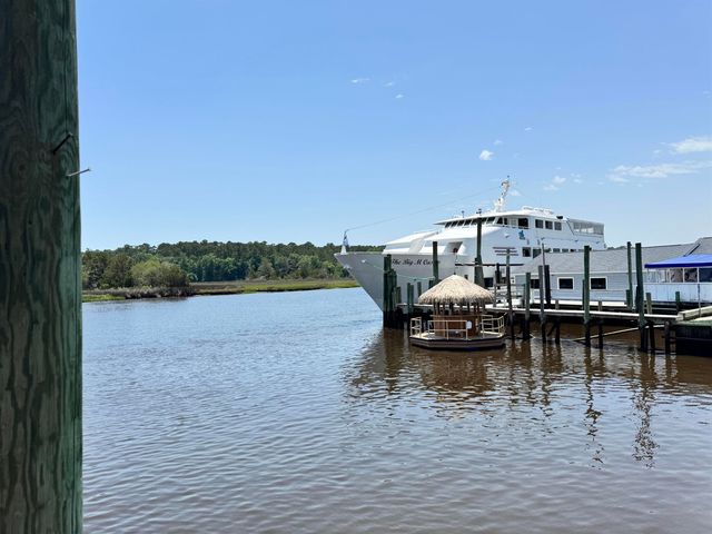 1673 Carriage Ln., Little River, SC 29566