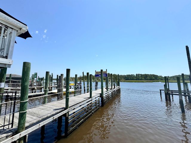 1673 Carriage Ln., Little River, SC 29566