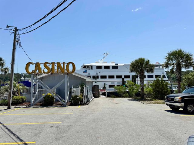 1673 Carriage Ln., Little River, SC 29566