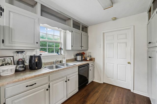 1131 Dodson Dr, Lewisburg, TN 37091