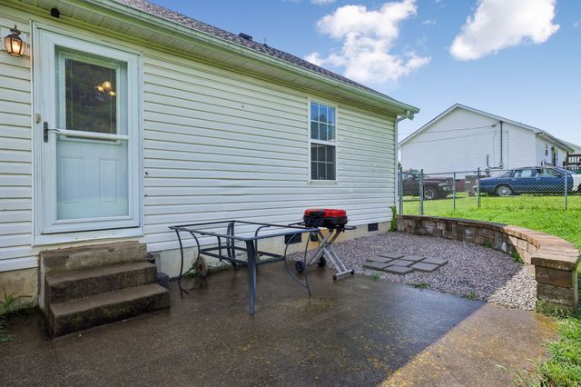 1131 Dodson Dr, Lewisburg, TN 37091