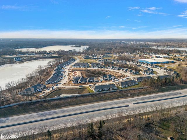 5694 Lakeway Drive 68, Brighton, MI 48116