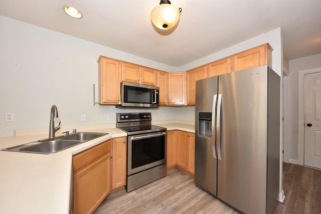 1125 White Sands COURT, West Bend, WI 53090