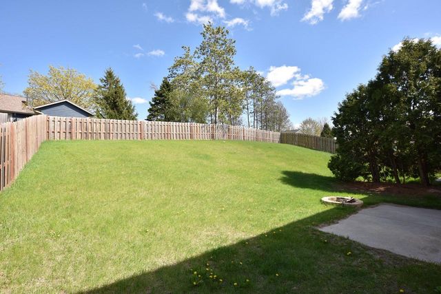 1125 White Sands COURT, West Bend, WI 53090