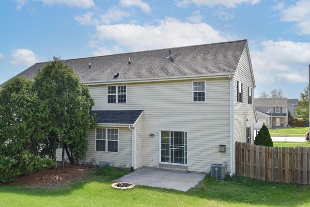 1125 White Sands COURT, West Bend, WI 53090