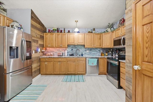 749 Country Club Drive, Howard, OH 43028